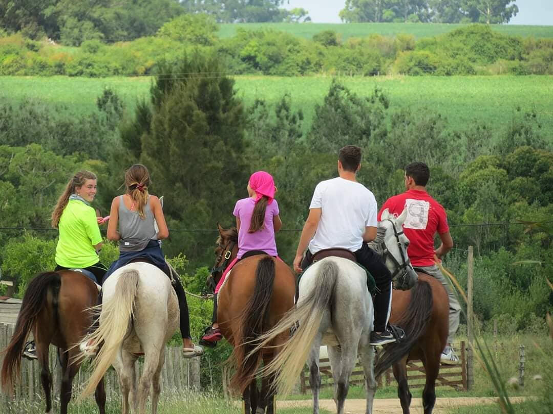 Cabalgatas grupales en Establecimiento El Timbó, Sosa Días, Canelones.
